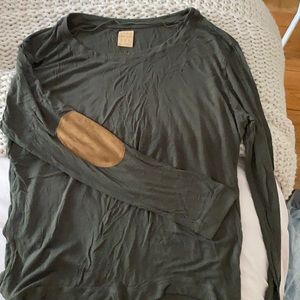 Long sleeve green shirt with suede elbow patches